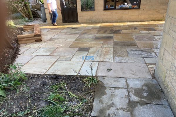 Laying patio in Bishops Cleeve, Gloucestershire